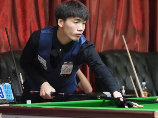 也向其他英 也向其他英